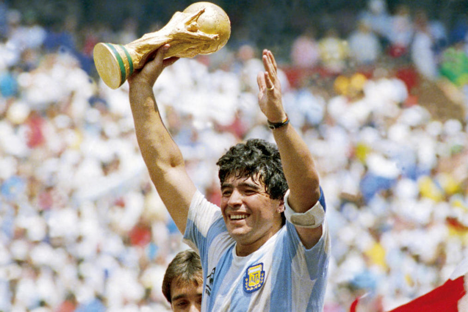 Chúng tôi cung cấp cho bạn giải pháp tải video Diego Maradona trên Instagram